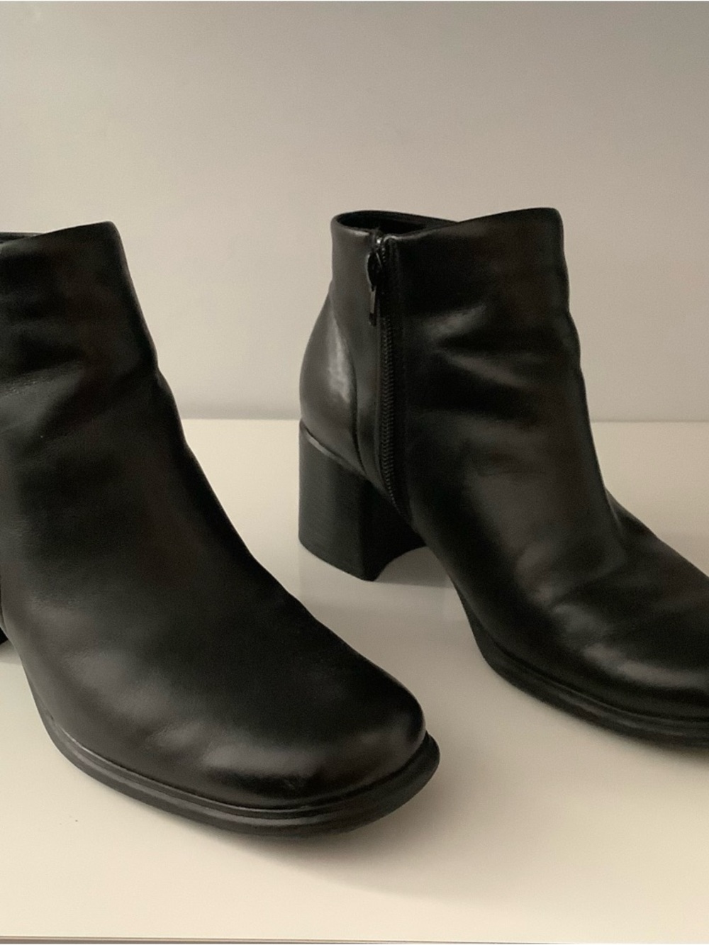 White mountain. Classic Black Leather Women's Ankle Boot - Picture 5 of 9